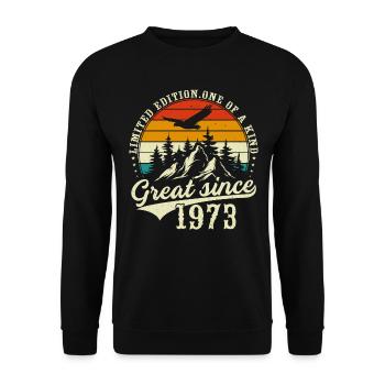 Einzigartig seit 1973 - Unisex Pullover - Schwarz - Vorne - Alina (178cm) & Michal (187cm)