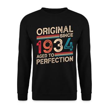 Original since 1934 Aged to perfection - Unisex Sweatshirt - black - Front - Alina (178cm) & Michal (187cm)