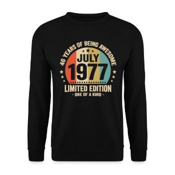 July 1977 46 Years Anniversary Vintage Gift - Unisex Sweatshirt - black - Front - Alina (178cm) & Michal (187cm)