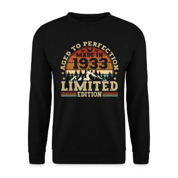 Made In 1933 Vintage Birthday Gift - Unisex Sweatshirt - black - Front - Alina (178cm) & Michal (187cm)