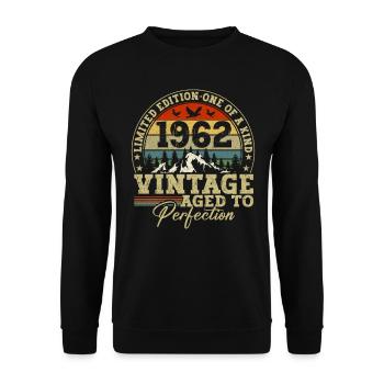 1962 Vintage Bis Zur Perfektion Gereift - Unisex Pullover - Schwarz - Vorne - Alina (178cm) & Michal (187cm)