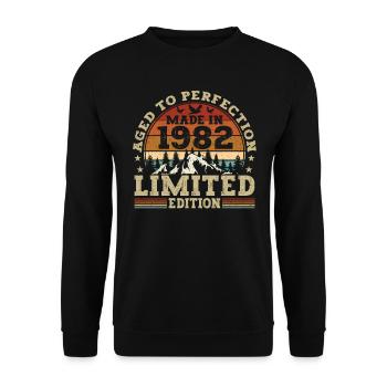 Retro birthday present from the vintage 1982 - Unisex Sweatshirt - black - Front - Alina (178cm) & Michal (187cm)