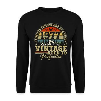 1977 Vintage Bis Zur Perfektion Gereift - Unisex Pullover - Schwarz - Vorne - Alina (178cm) & Michal (187cm)