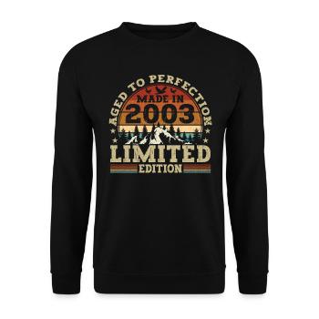 Retro birthday present from the vintage 2003 - Unisex Sweatshirt - black - Front - Alina (178cm) & Michal (187cm)