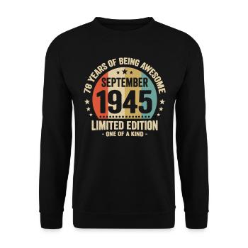 September 1945 78 Years Anniversary Vintage Gift - Unisex Sweatshirt - black - Front - Alina (178cm) & Michal (187cm)