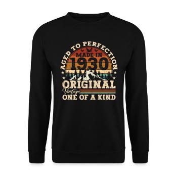 MADE IN 1930 - Unisex Sweatshirt - black - Front - Alina (178cm) & Michal (187cm)