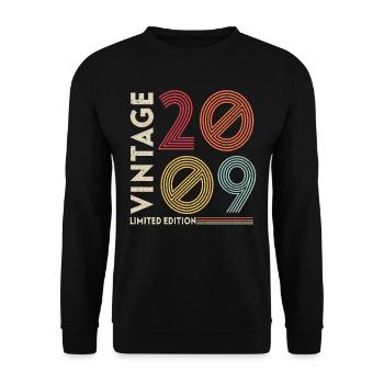 VINTAGE 2009 - Unisex Sweatshirt - black - Front - Alina (178cm) & Michal (187cm)