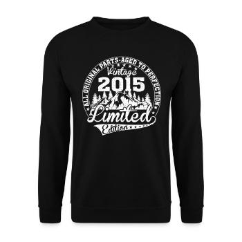 Born 2015 Vintage Retro Anniversary - Unisex Sweatshirt - black - Front - Alina (178cm) & Michal (187cm)
