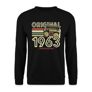 1963 The Birth of a Legend Birthday Gift - Unisex Sweatshirt - black - Front - Alina (178cm) & Michal (187cm)
