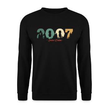 Birthday Gift Vintage Forest 2007 - Unisex Sweatshirt - black - Front - Alina (178cm) & Michal (187cm)