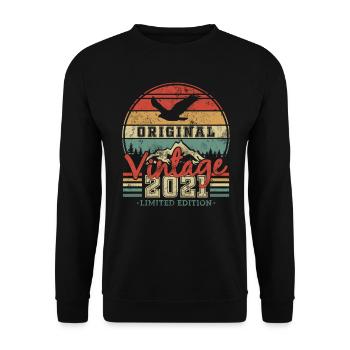 2021 Vintage Birthday Retro Gift - Unisex Sweatshirt - black - Front - Alina (178cm) & Michal (187cm)