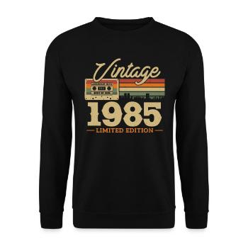 1985 - 38/39 Birthday - Unisex Sweatshirt - black - Front - Alina (178cm) & Michal (187cm)