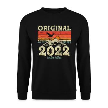Gift Birthday 2022 1/2 year - Unisex Sweatshirt - black - Front - Alina (178cm) & Michal (187cm)