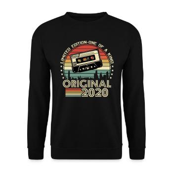 Retro 2020 Gift - Unisex Sweatshirt - black - Front - Alina (178cm) & Michal (187cm)