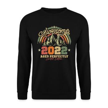 Vintage Birthday Gift 2022 - Unisex Sweatshirt - black - Front - Alina (178cm) & Michal (187cm)