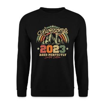 Vintage Geburtstagsgeschenk 2023 - Unisex Pullover - Schwarz - Vorne - Alina (178cm) & Michal (187cm)