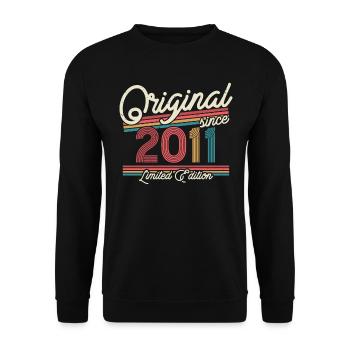 Vintage Geburtstagsgeschenk 2011 - Unisex Pullover - Schwarz - Vorne - Alina (178cm) & Michal (187cm)