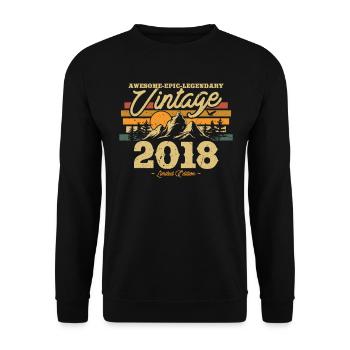 Vintage Geschenk 2018 für 5-6 Jahre - Unisex Pullover - Schwarz - Vorne - Alina (178cm) & Michal (187cm)