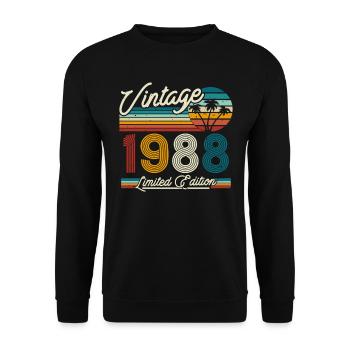 Gift 35/36 Vintage 1988 - Unisex Sweatshirt - black - Front - Alina (178cm) & Michal (187cm)