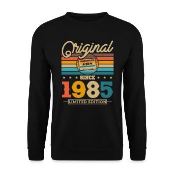 Vintage 1985 Birthday Gift - Unisex Sweatshirt - black - Front - Alina (178cm) & Michal (187cm)