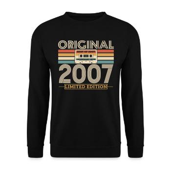Born in 2007 - Unisex Sweatshirt - black - Front - Alina (178cm) & Michal (187cm)