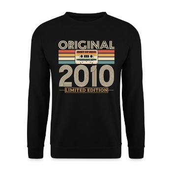 Chemise d’anniversaire vintage emblématique des années 2010 - Sweat-shirt Unisexe - noir - Devant - Alina (178cm) & Michal (187cm)