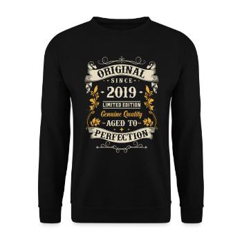 Légendaire 4ème anniversaire 2019 - Sweat-shirt Unisexe - noir - Devant - Alina (178cm) & Michal (187cm)
