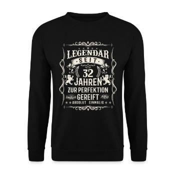 32 Jahre Legende - Unisex Pullover - Schwarz - Vorne - Alina (178cm) & Michal (187cm)