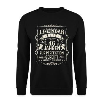 Legendär seit 46 Jahren - Unisex Pullover - Schwarz - Vorne - Alina (178cm) & Michal (187cm)