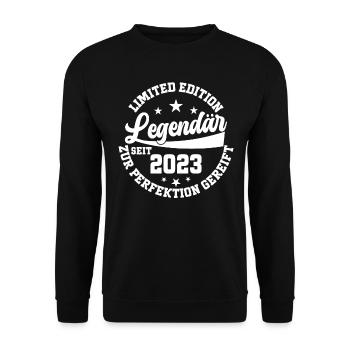 Legendäres Geburtstagsgeschenk 2023 - Unisex Pullover - Schwarz - Vorne - Alina (178cm) & Michal (187cm)