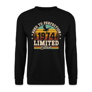 1974 Geburtstag - Unisex Pullover - Schwarz - Vorne - Alina (178cm) & Michal (187cm)