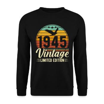 1945 - Ein zeitloses Meisterwerk - Unisex Pullover - Schwarz - Vorne - Alina (178cm) & Michal (187cm)