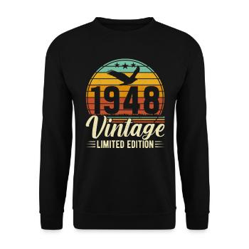 Vintage 1948 – Zeitloses Geburtstagsgeschenk - Unisex Pullover - Schwarz - Vorne - Alina (178cm) & Michal (187cm)