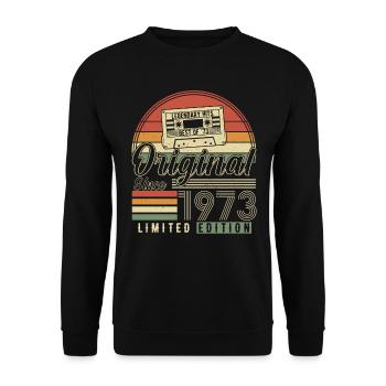 Cadeau d’anniversaire vintage intemporel doré 1973 - Sweat-shirt Unisexe - noir - Devant - Alina (178cm) & Michal (187cm)