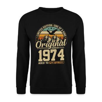 1974 Vintage Birthday Tee - Unisex Pullover - Schwarz - Vorne - Alina (178cm) & Michal (187cm)