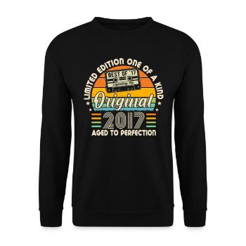Legendarisches Geburtsjahr 2017 - Unisex Pullover - Schwarz - Vorne - Alina (178cm) & Michal (187cm)