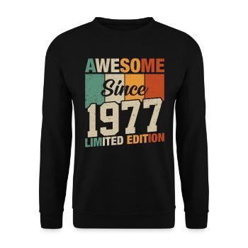 Vintage 1977 Legends - Unisex Sweatshirt - black - Front - Alina (178cm) & Michal (187cm)