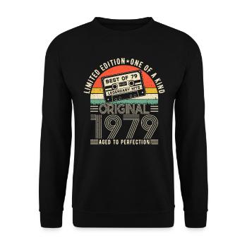 Jahrgang 1979 Geburtstag 1979 Jahrgang 1979 - Unisex Pullover - Schwarz - Vorne - Alina (178cm) & Michal (187cm)