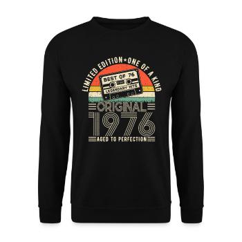 Jahrgang 1976 Geburtstag 1976 Jahrgang 1976 - Unisex Pullover - Schwarz - Vorne - Alina (178cm) & Michal (187cm)