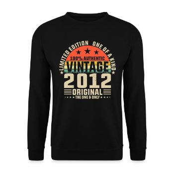 Vintage 2012 aged to perfection - Unisex Sweatshirt - black - Front - Alina (178cm) & Michal (187cm)