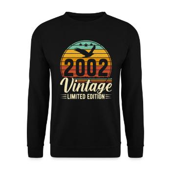 Vintage 2002 aged to perfection - Unisex Sweatshirt - black - Front - Alina (178cm) & Michal (187cm)