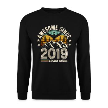 Original 2019 Vintage Vintage Retro Birthday - Sweat-shirt Unisexe - noir - Devant - Alina (178cm) & Michal (187cm)