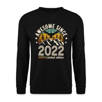 Vintage 2022 Best of 2022 - 3 Year Old Birthday - Unisex Sweatshirt - black - Front - Alina (178cm) & Michal (187cm)