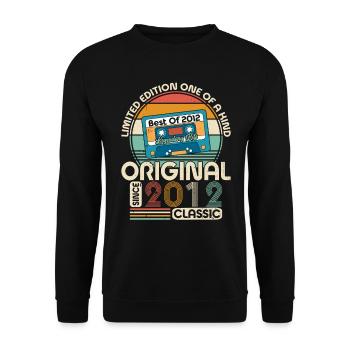 Vintage 2012 aged to perfection - Unisex Sweatshirt - black - Front - Alina (178cm) & Michal (187cm)