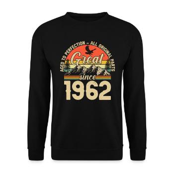 1962 Vintage Born Vintage Birthday Retro - Unisex Sweatshirt - black - Front - Alina (178cm) & Michal (187cm)