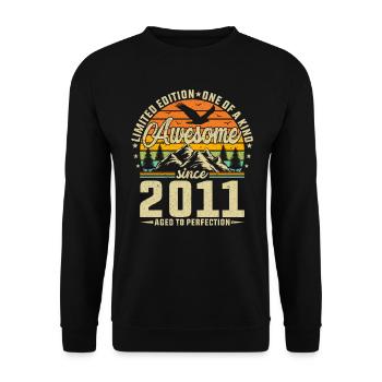 Vintage 2011: Legendary Birthday Gift Idea - Unisex Pullover - Schwarz - Vorne - Alina (178cm) & Michal (187cm)