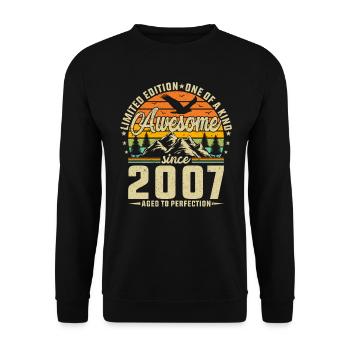 Vintage 2007: Legendary Birth Year Retro Tee - Unisex Pullover - Schwarz - Vorne - Alina (178cm) & Michal (187cm)