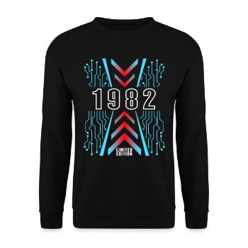 Geburtstag 1982 Gaming Limited Edition Gamer - Unisex Pullover - Schwarz - Vorne - Alina (178cm) & Michal (187cm)