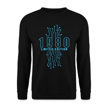 Birthday 1980 Gaming Limited Edition Gamer - Unisex Sweatshirt - black - Front - Alina (178cm) & Michal (187cm)