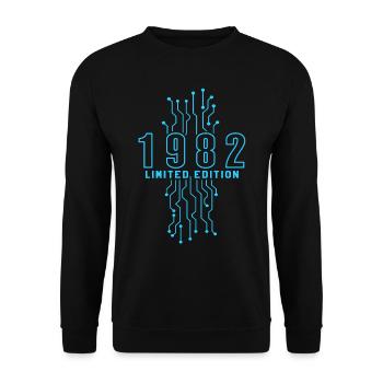 Geburtstag 1982 Gaming Limited Edition Gamer - Unisex Pullover - Schwarz - Vorne - Alina (178cm) & Michal (187cm)